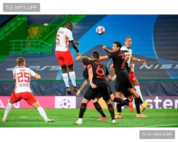 可可·高夫强力底线击球制胜 新星展现硬地赛场统治力