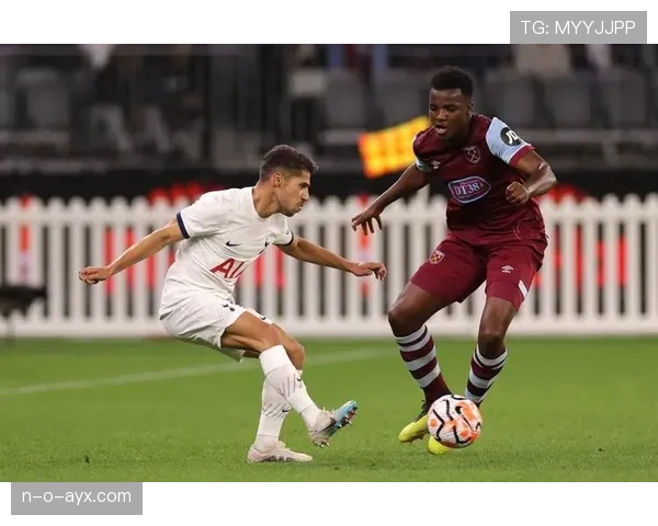 西汉姆联新星苏莱曼闪耀赛场，助球队逆转取胜