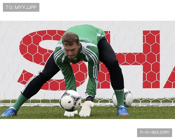 诺伊尔亲授训练秘笈：世界级守门员如何锤炼闪电反应与稳健技艺
