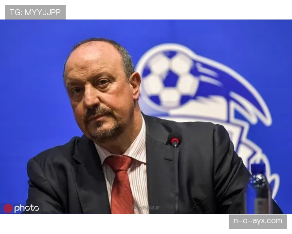 贝尼特斯执教风格解析:稳固防守与灵活战术成制胜关键 贝尼特斯执教风格解析:稳固防守与灵活战术成制胜关键