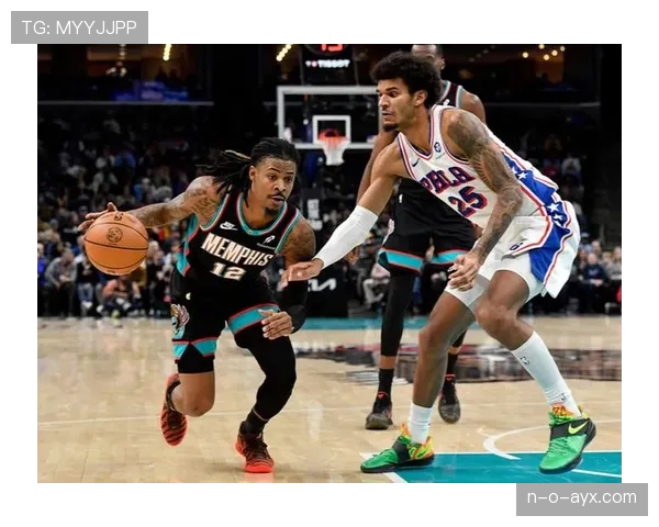 莫兰特利用持球突破冲击篮筐，通过禁区杀伤持续优化得分结构